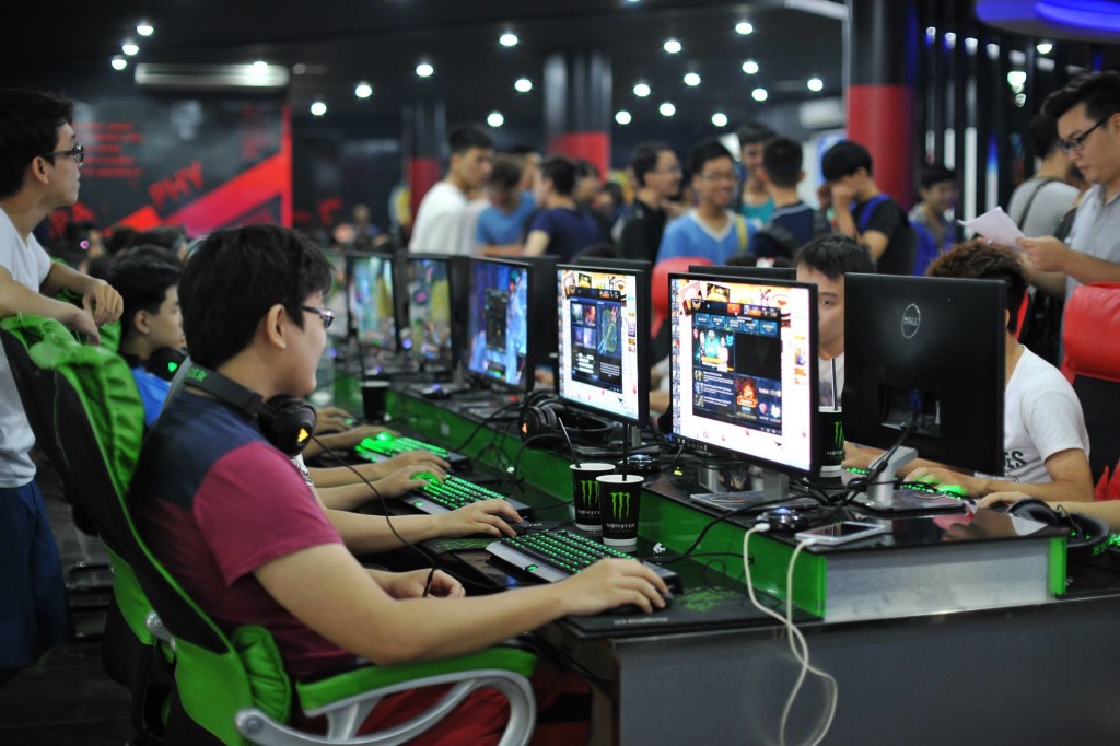 Thời buổi hiện nay có nên chọn kinh doanh game net không?